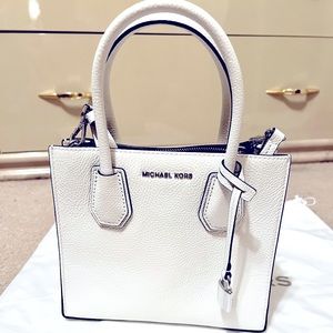 Michael Kors Medium Pebbled Crossbody Bag